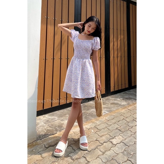 Váy hoa nhí hở lưng