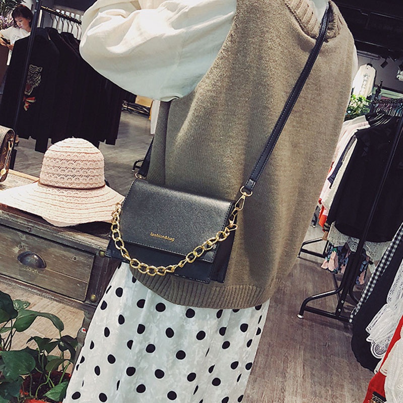 Túi đeo vai  IELGY cỡ vuông nhỏ phối dây xích phong cách Hàn Quốc thời trang