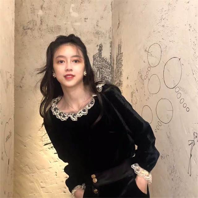 Áo nhung phối bèo