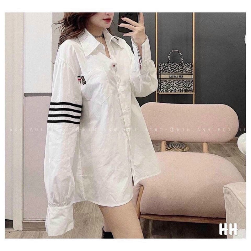 Áo sơ mi trắng dài tay ba sọc thêu hình gâu free size Áo sơ mi nữ from thụng unisex