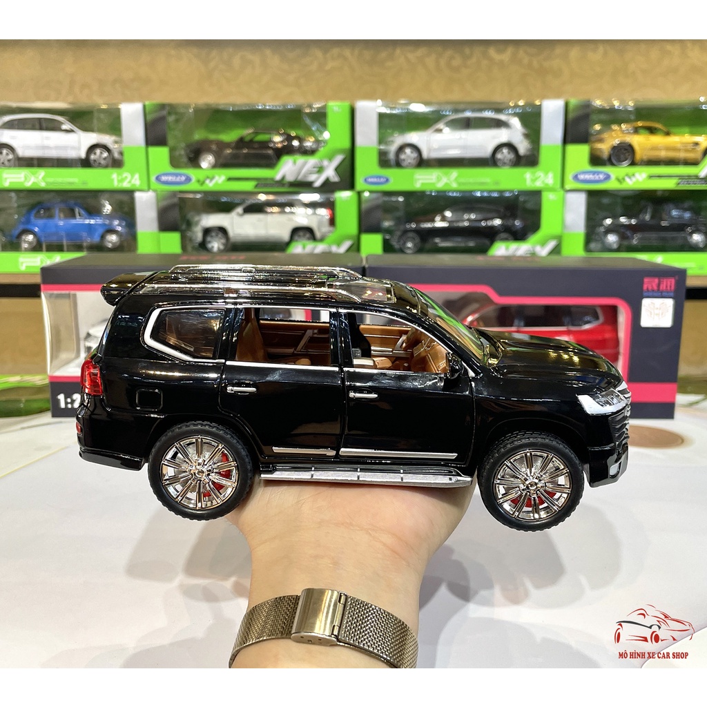 Xe mô hình hợp kim Toyota Landcruiser LC300 tỉ lệ 1:24 Carshop hãng Sheng Run 3 màu