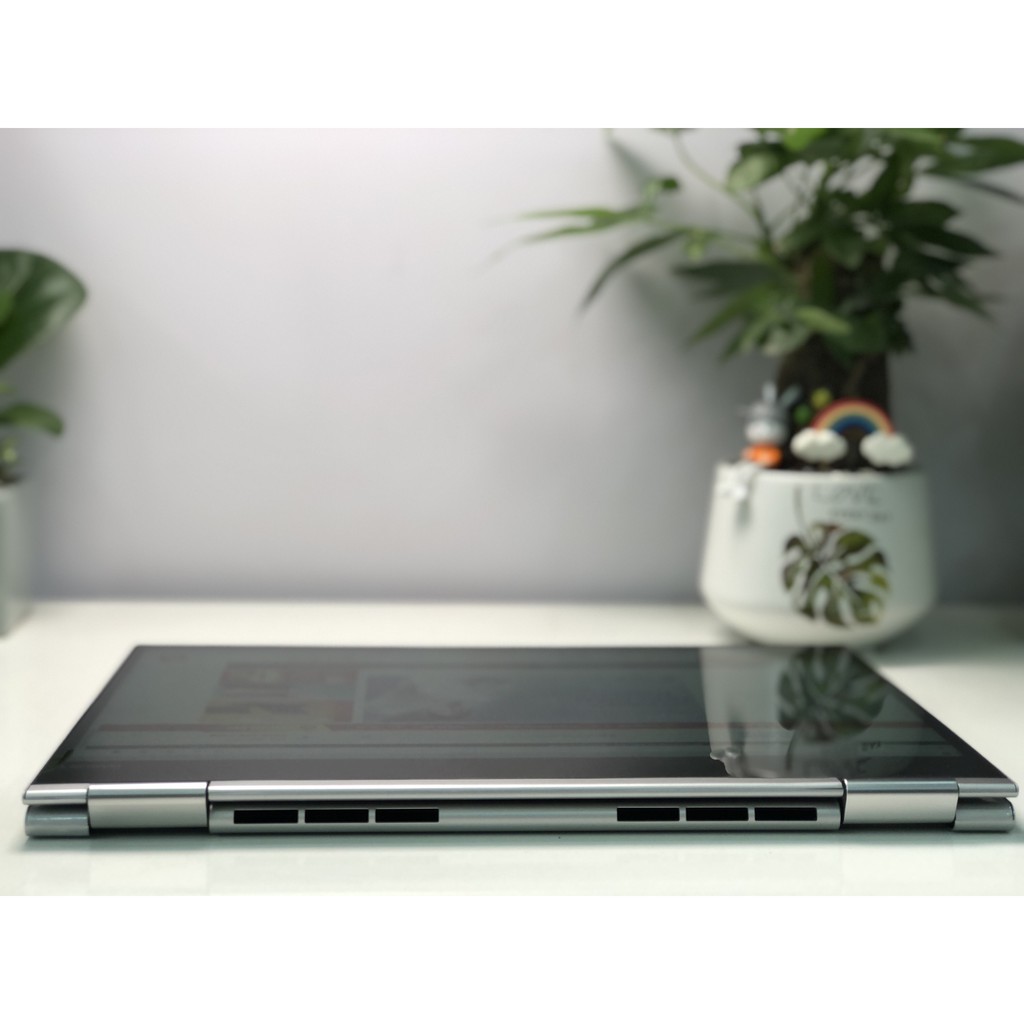 Lenovo Yoga 730-15IKB Laptop cũ đa năng dành cho doanh nhân