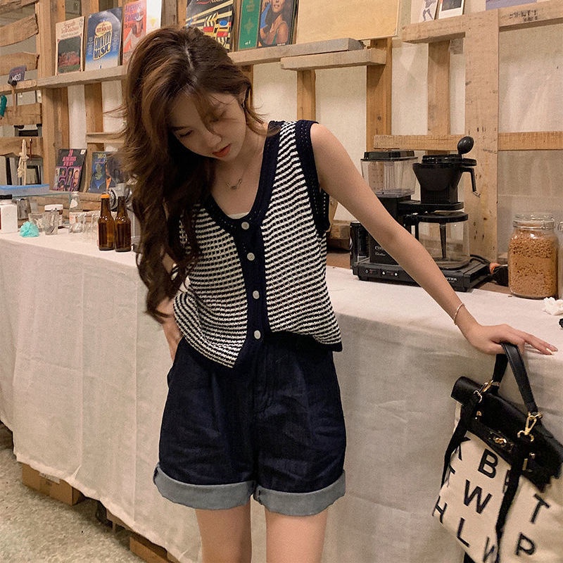 Áo Khoác Cardigan Không Tay Cắt Xẻ Bằng Lụa Băng Kẻ Sọc Thời Trang Mùa Hè Mới Ngọt Ngào Cho Nữ Ins Spicy Pure Desire