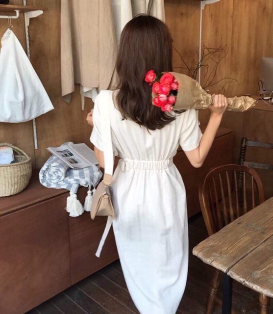 VÁY TRẮNG VÁT CHÉO KHUY NÚT GỖ (kèm ảnh thật) | BigBuy360 - bigbuy360.vn