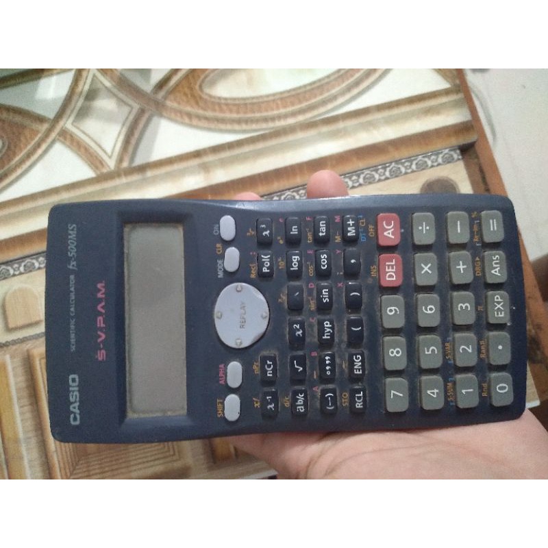 chiếc máy tính Casio fx-500MS cũ của tôi