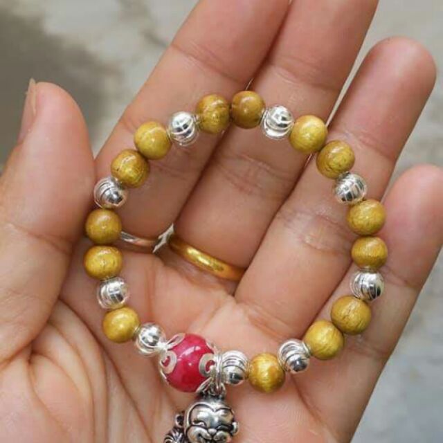 Vòng dâu bé tuổi khỉ