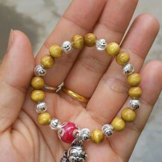 Vòng dâu bé tuổi khỉ