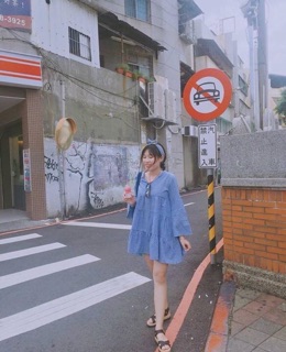 Chiếc đầm baby doll kẻ caro xanhhh