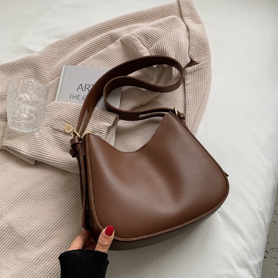 Túi Đeo Chéo Da Mềm Hình Bầu Style Hàn Quốc P109