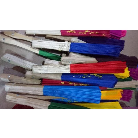 Quạt vải lụa