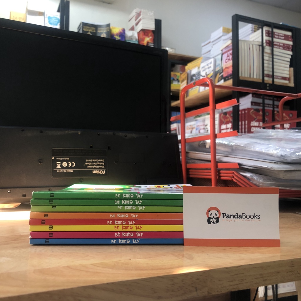 Sách - Combo 8 cuốn Thiếu Nhi - Cắt Dán Hình 3D - Pandabooks