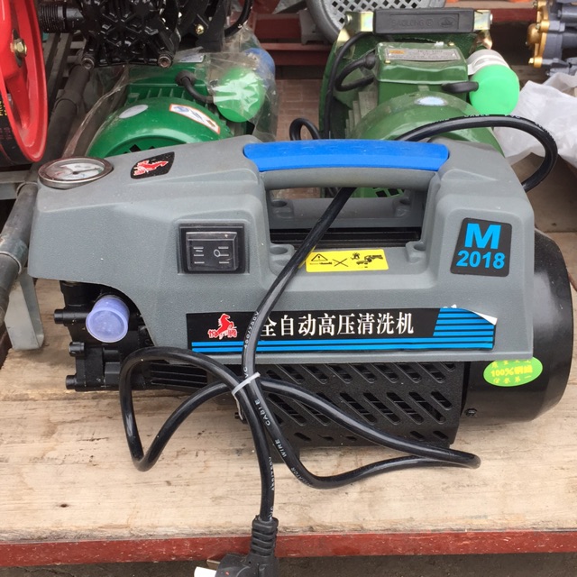 Rửa xe M3018