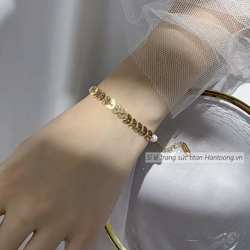 Lắc tay titan không gỉ mạ vàng 18k thiết kế hình lá lúa mì độc đáo đính ngọc trai thời trang dành cho nữ