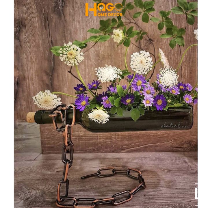 Bình hoa, lọ hoa thủy tinh hình chai kèm dây xích, lọ hoa bay trang trí, decor độc đáo