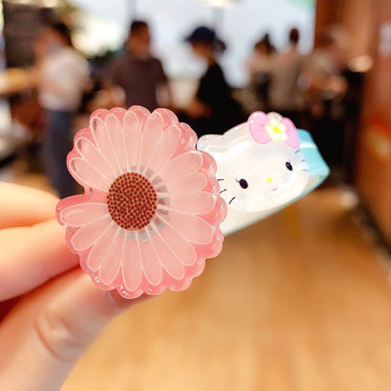 Vòng tay xinh xắn ngộ nghĩnh cho bé gái, hoa có thể xoay tròn rất xinh và đáng yêu | BigBuy360 - bigbuy360.vn