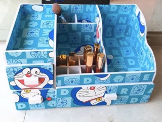 Kệ mỹ phẩm max 35cm màu xanh đôremon