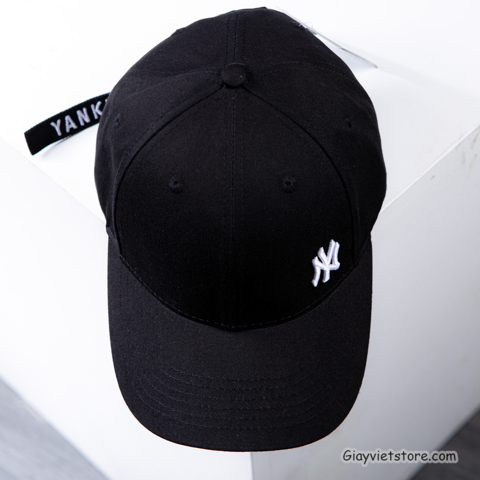 Mũ lưỡi chai cho cả nam lẫn nữ