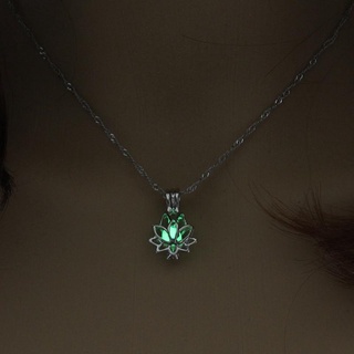 Vòng cổ Mặt Hoa Sen Phát Sáng