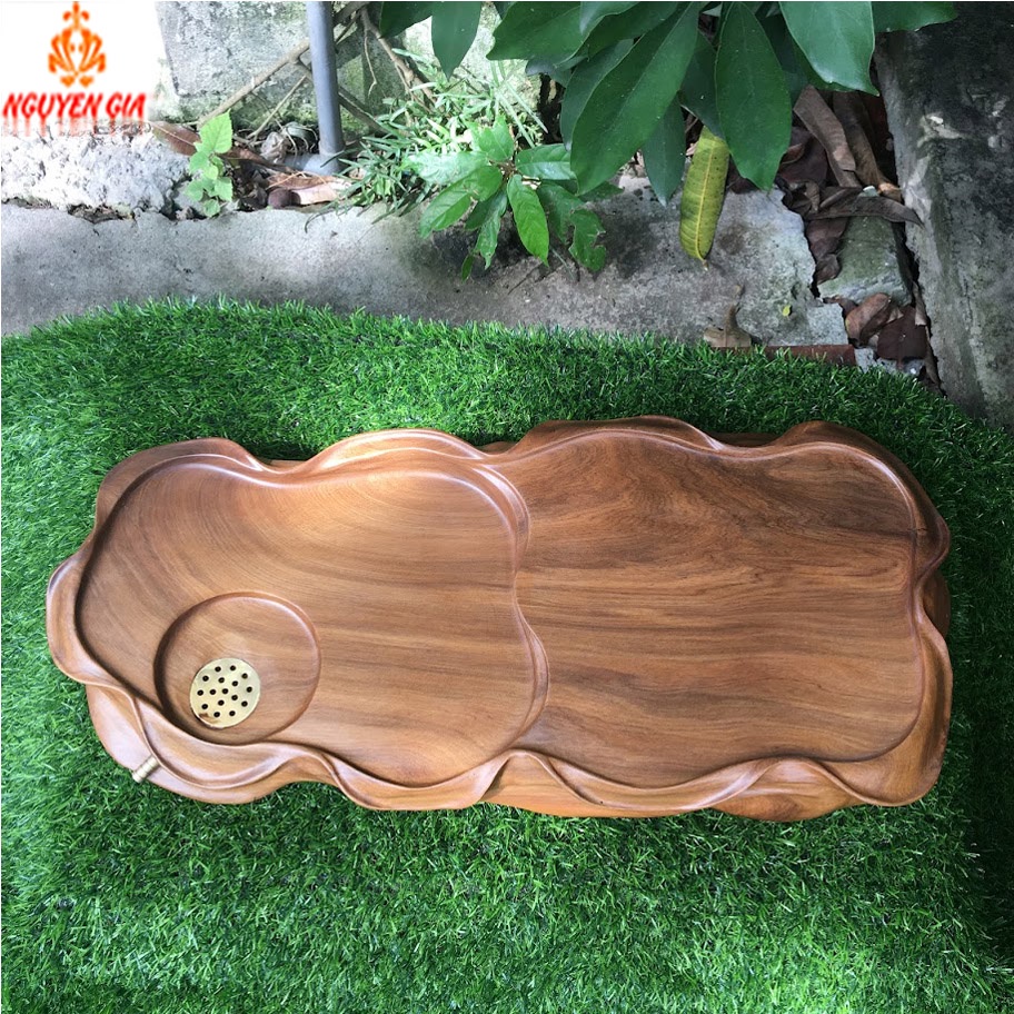 Khay trà gỗ nguyên khối gỗ Bách Thơm mẫu Lá Sen KT52x23 thơm mát tạo cảm giác thư thái dễ chịu góp phần tạo nên một khôn