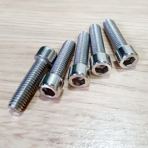 Gói 10 Bulong Đầu Trụ Lục Giác Chìm Size M8 Chiều Dài Tổng 37mm Chất Liệu Inox Sáng Bóng