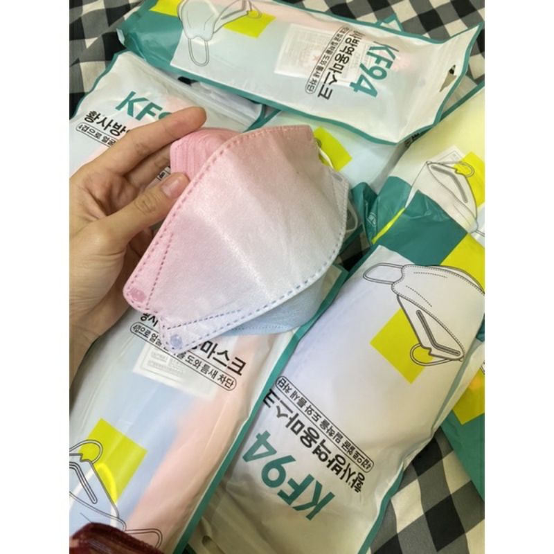 Khẩu trang 4D kf94 kháng khuẩn màu loang, màu cầu vồng