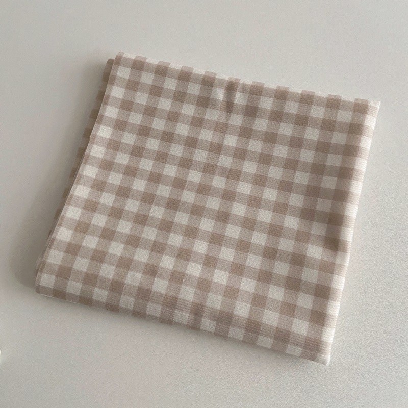 Khăn trải bàn màu caro be hồng, picnic, nền chụp ảnh sản phẩm