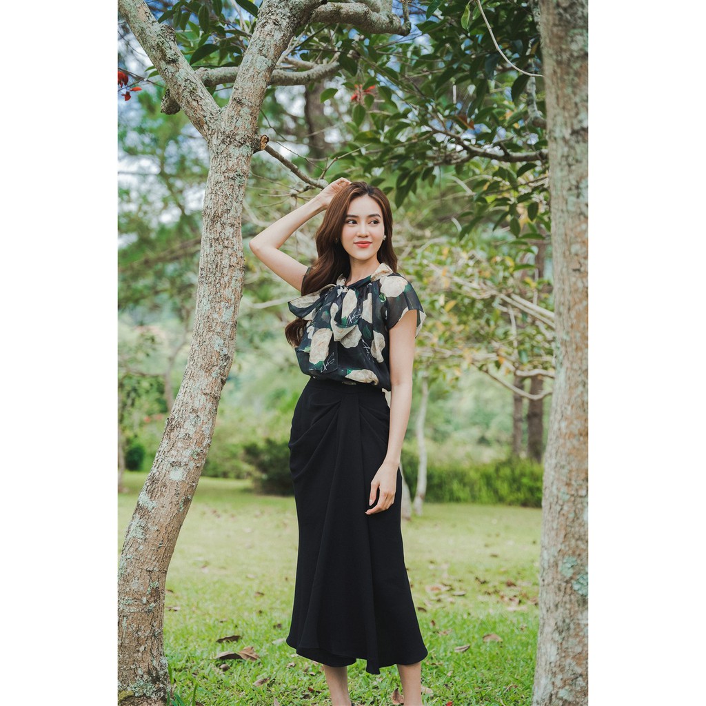 [Nhập SIXDO100K giảm 100K đơn từ 999k] Áo không tay nữ SIXDO Camellia Chiffon Shirt 6TN049 | BigBuy360 - bigbuy360.vn