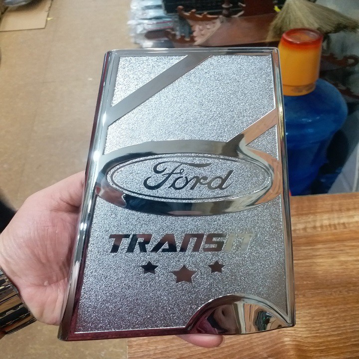 Ốp nắp bình xăng mạ crom xe Ford Transit 2014-2020