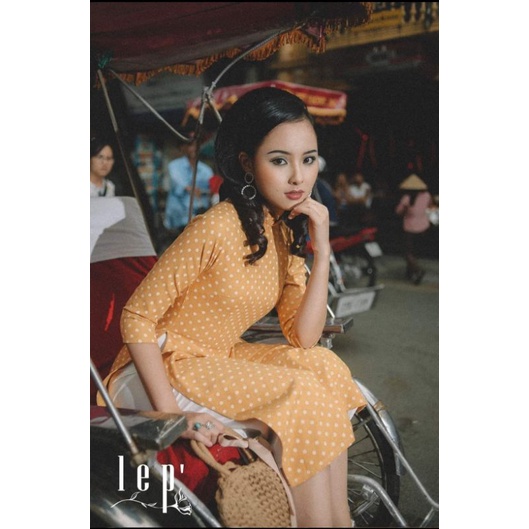 Pass - Áo dài Lép vàng chấm bi trắng - Size S - Like new