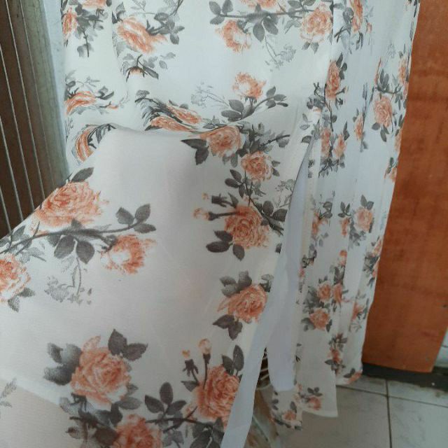 Đầm hoa xẻ tà nhún ngực tay phồng kèm ảnh thật | BigBuy360 - bigbuy360.vn