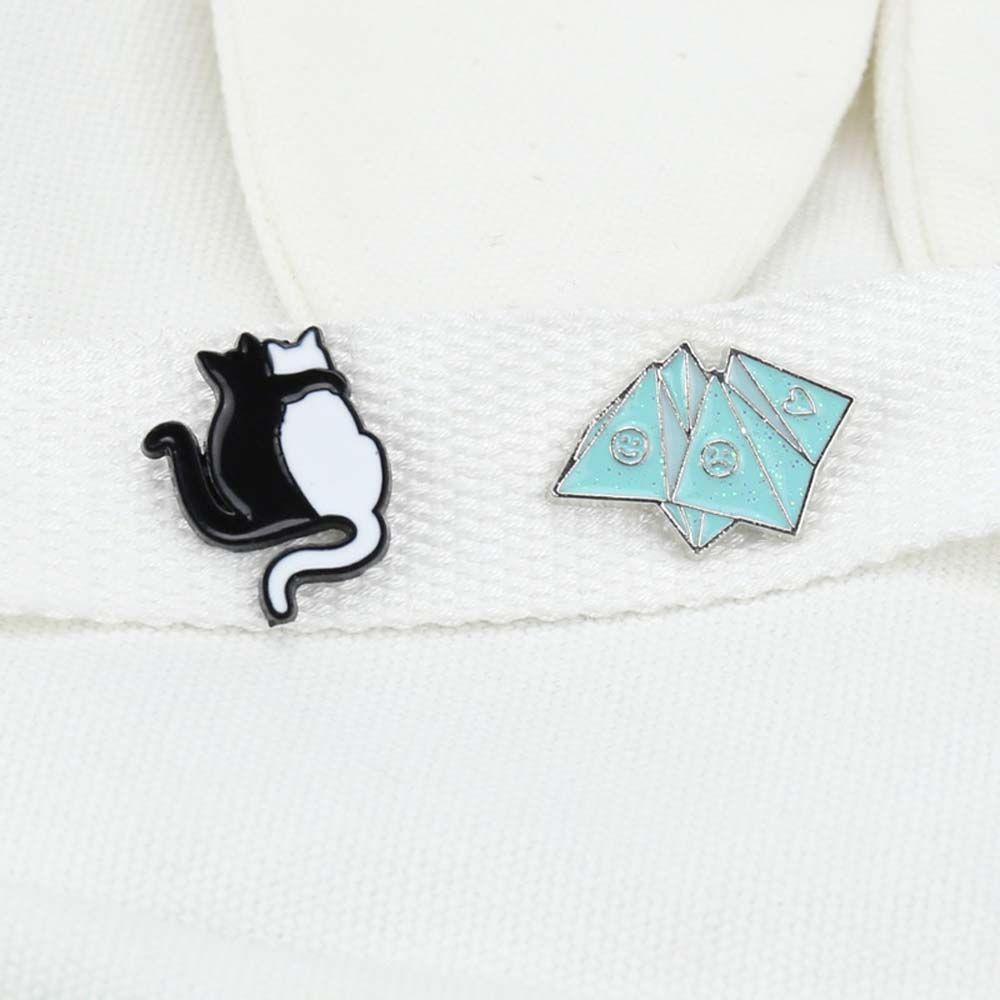 Trâm Cài Áo Hình Mèo Đen Trắng Tráng Men Dễ Thương Cho Bé