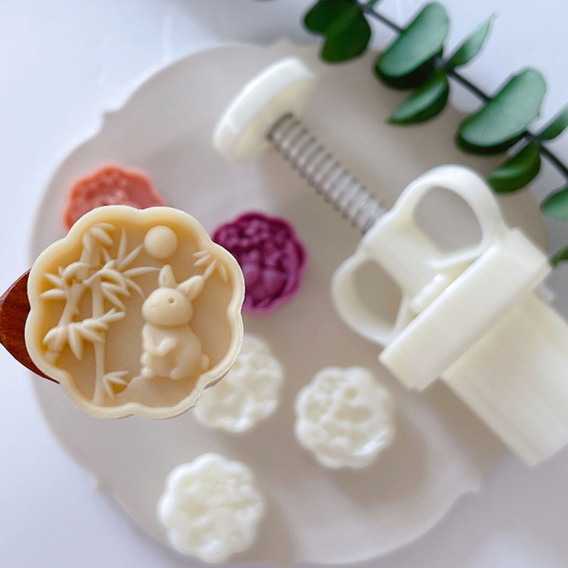 Khuôn Nhựa Làm Bánh Trung Thu Hình Thỏ Dễ Thương 20g