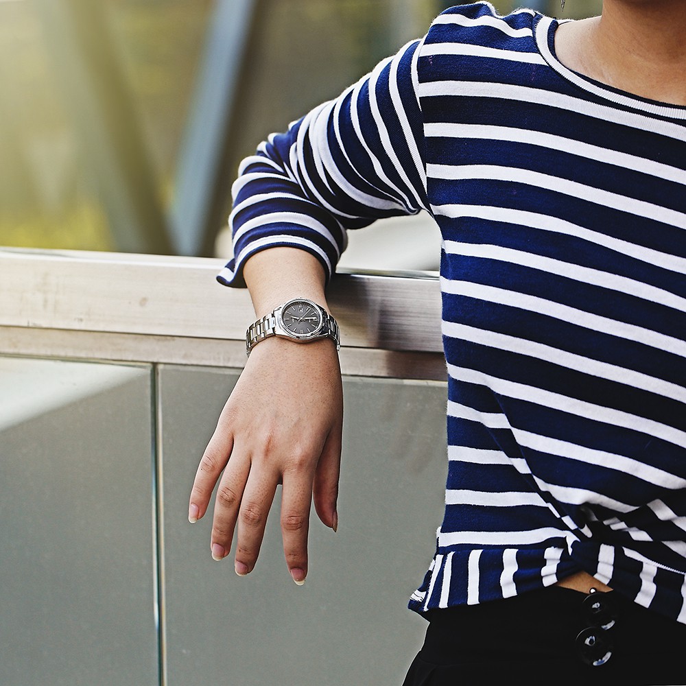 Đồng Hồ Nữ Casio LTP-1302D-1A1VDF Mặt đen - Dây kim loại