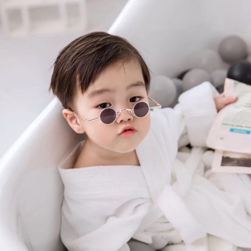 Kính Mát Gọng Kim Loại Tròn Chống Tia UV Thời Trang