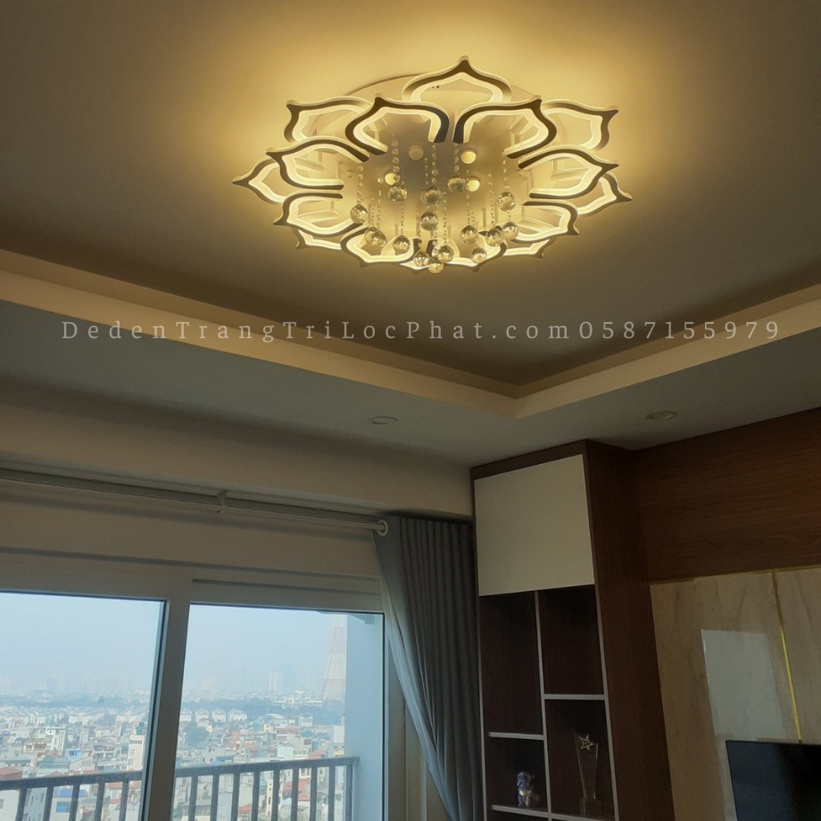 Đèn trần, đèn ốp trần 16 cánh hoa sen thả pha lê 3 chế độ ánh sáng kèm khiển trang trí phòng khách hiện đại