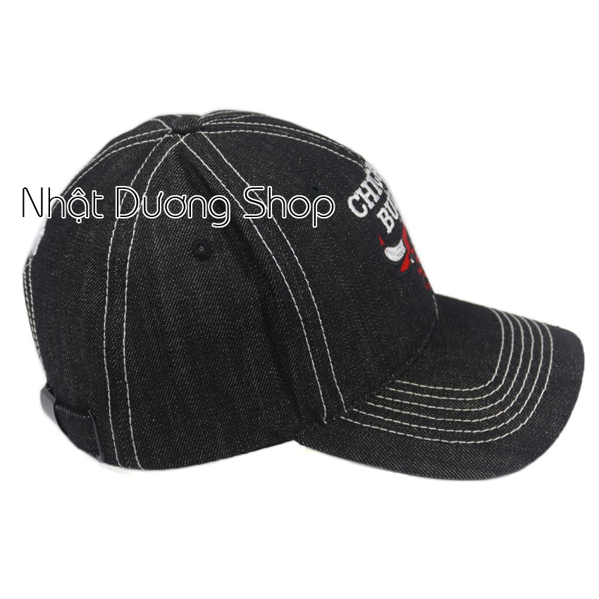 Nón kết thêu con trâu Chicago Bull - Đen chất liệu vải mềm mượt, kiểu dáng thời trang cá tính, có khóa tăng giảm size