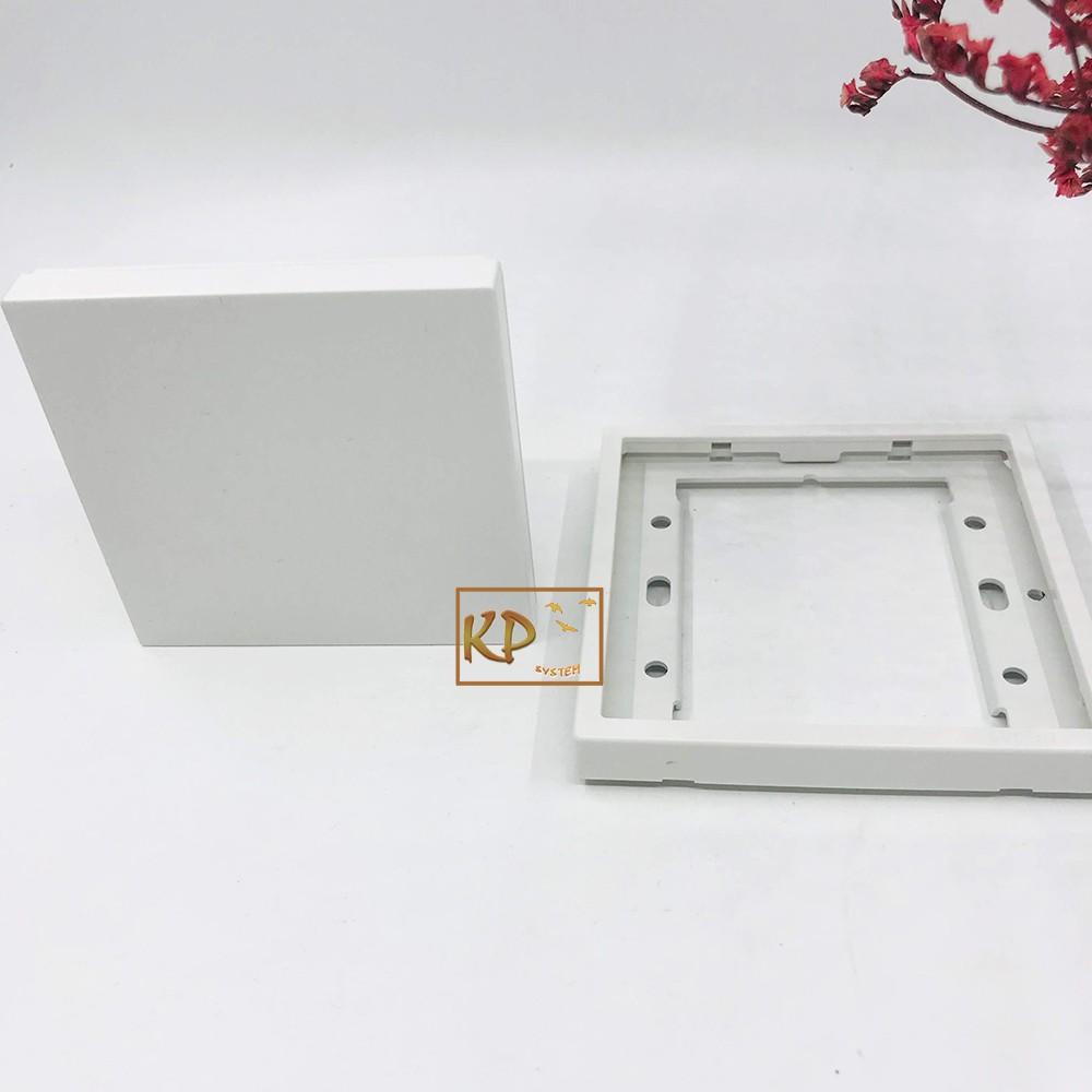 Mặt che trơn vuông cho ổ điện lắp đế âm chuẩn vuông Simon i7 701000
