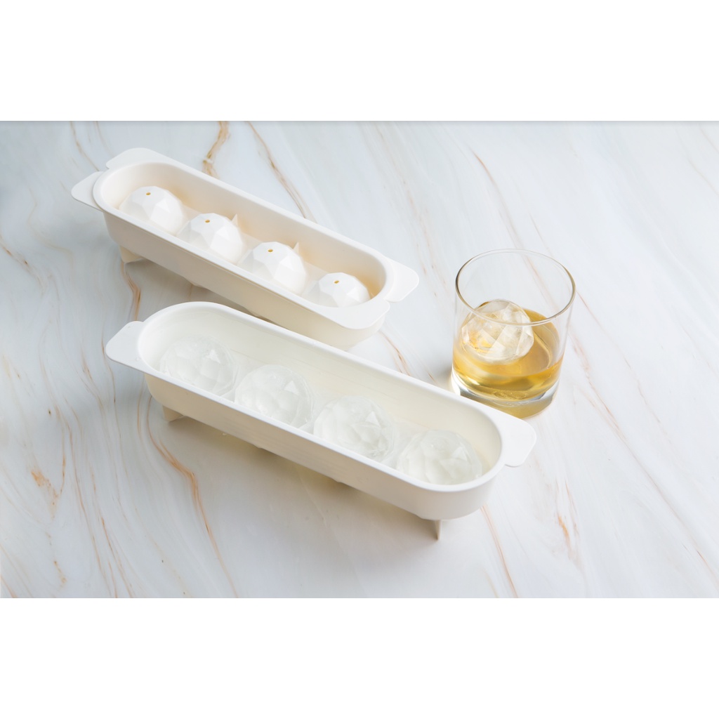 Khay đá tròn 4 viên Kari làm đá phù hợp khi uống whisky, cocktail…
