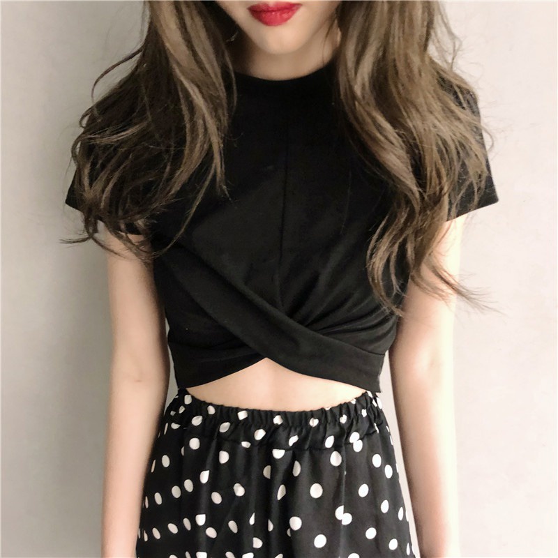 Áo croptop tay ngắn cổ tròn thiết kế khoét bụng gợi cảm thanh lịch