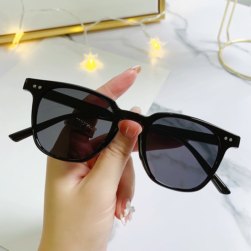 Kính Mát Vuông Bảo Vệ Mắt Khỏi Tia UV400 Dành Cho Nam Và Nữ