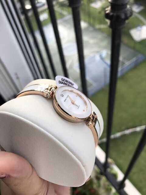 Đồng hồ nữ Anne klein AK/1980WTRG dạng kiềng đá trắng tiểu thư size 28mm