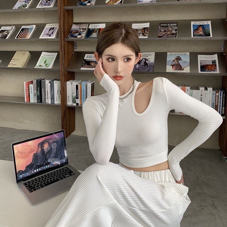 Áo croptop dài tay nữ khoét vai Wikishop ôm body đen trắng thun co giãn freesize cổ tròn sexy phong cách hàn quốc C533