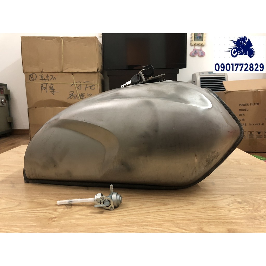 BÌNH XĂNG XE MÁY ĐỘ 125 CLASSIC, Cafe racer - LOẠI LỚN BÌNH MỘC, CHƯA SƠN. Đầy đủ nắp khóa xăng theo bộ