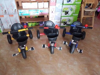 Xe đạp 3 bánh có bình nước