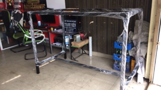 Bàn chân U văn phòng. Bàn làm việc chữ U