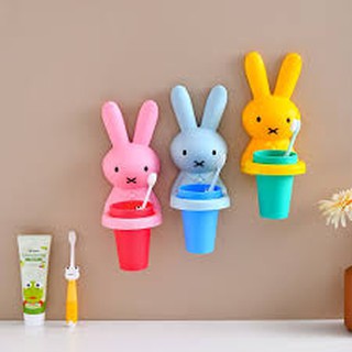 SÉT CỐC ĐỰNG NƯỚC - KỆ ĐỰNG BÀN CHẢI ĐÁNH RĂNG DỄ THƯỜNG - THIẾT KẾ HÌNH THỎ - CÓ MCOS DÁN TƯỜNG TIÊN LỢI