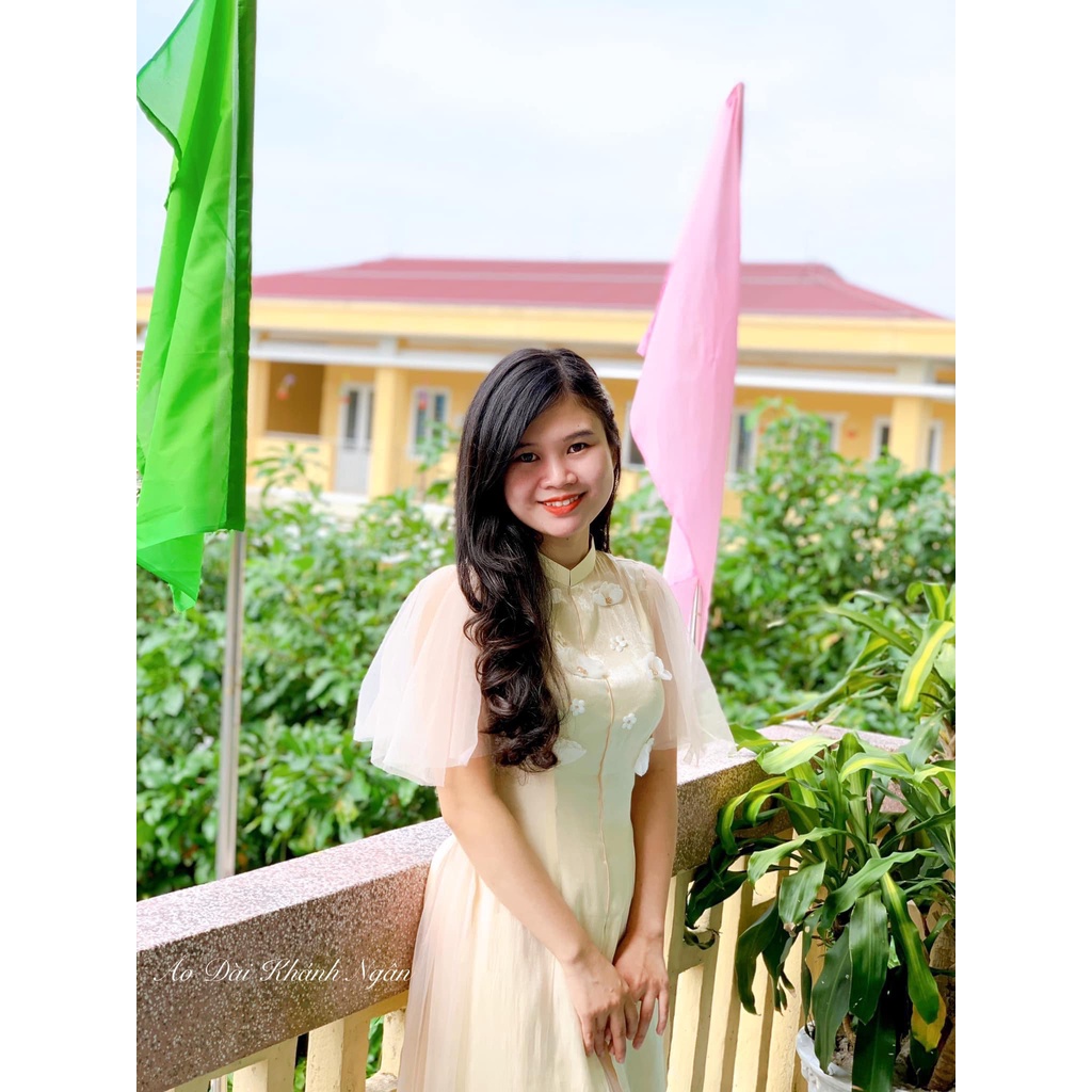 Áo dài cách tân kèm váy tiểu thư 2 tà xẻ
