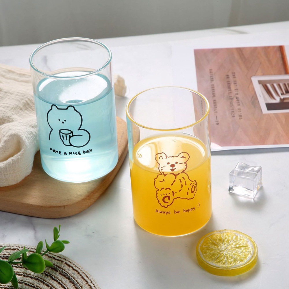 1 ly thủy tinh trong suốt có ống hút hình gấu dễ thương