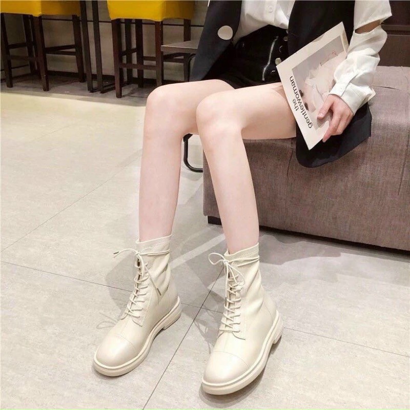 Boot cổ cao nữ Đan dây khoá sau hót hít da lì .