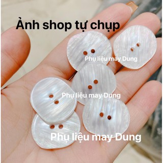 nút vest 2 lỗ cừ